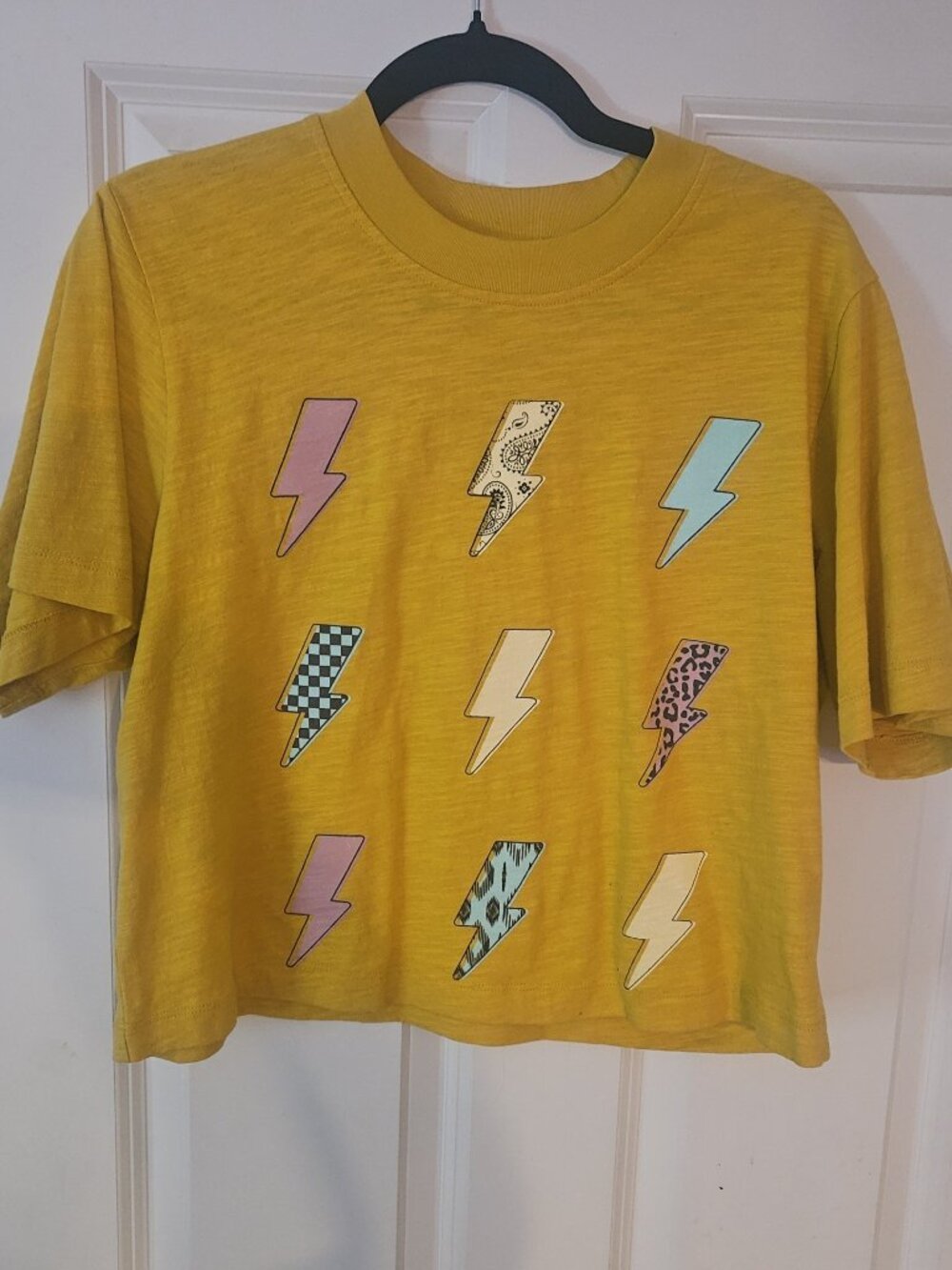 Zutter tee with lightning bolts
